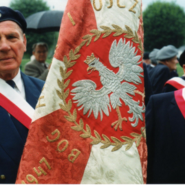 Polish war veterans & flag.jpg